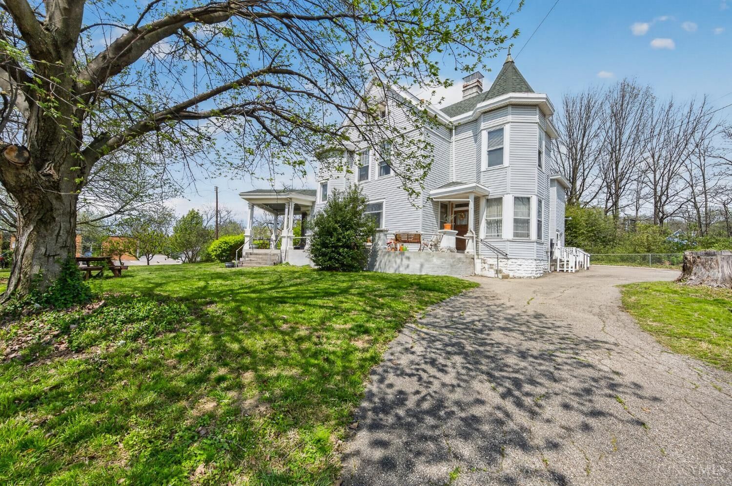 Property Photo:  2604 Harris Avenue  OH 45212 