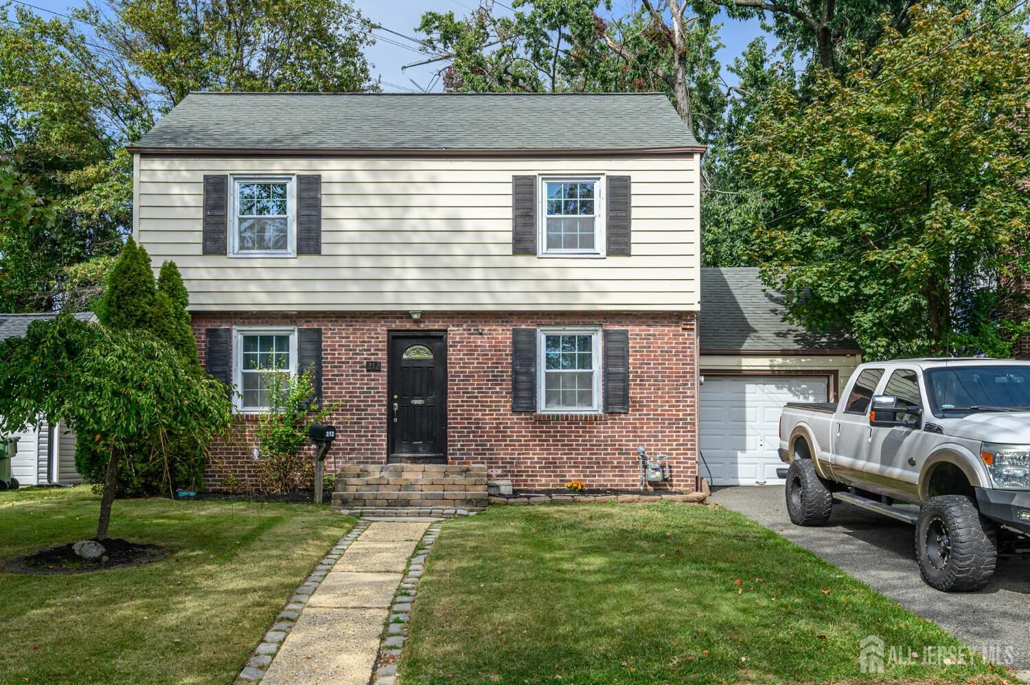 Property Photo:  212 Echo Avenue  NJ 08837 