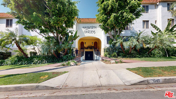 Property Photo:  1345 N Hayworth Ave  CA 90046 