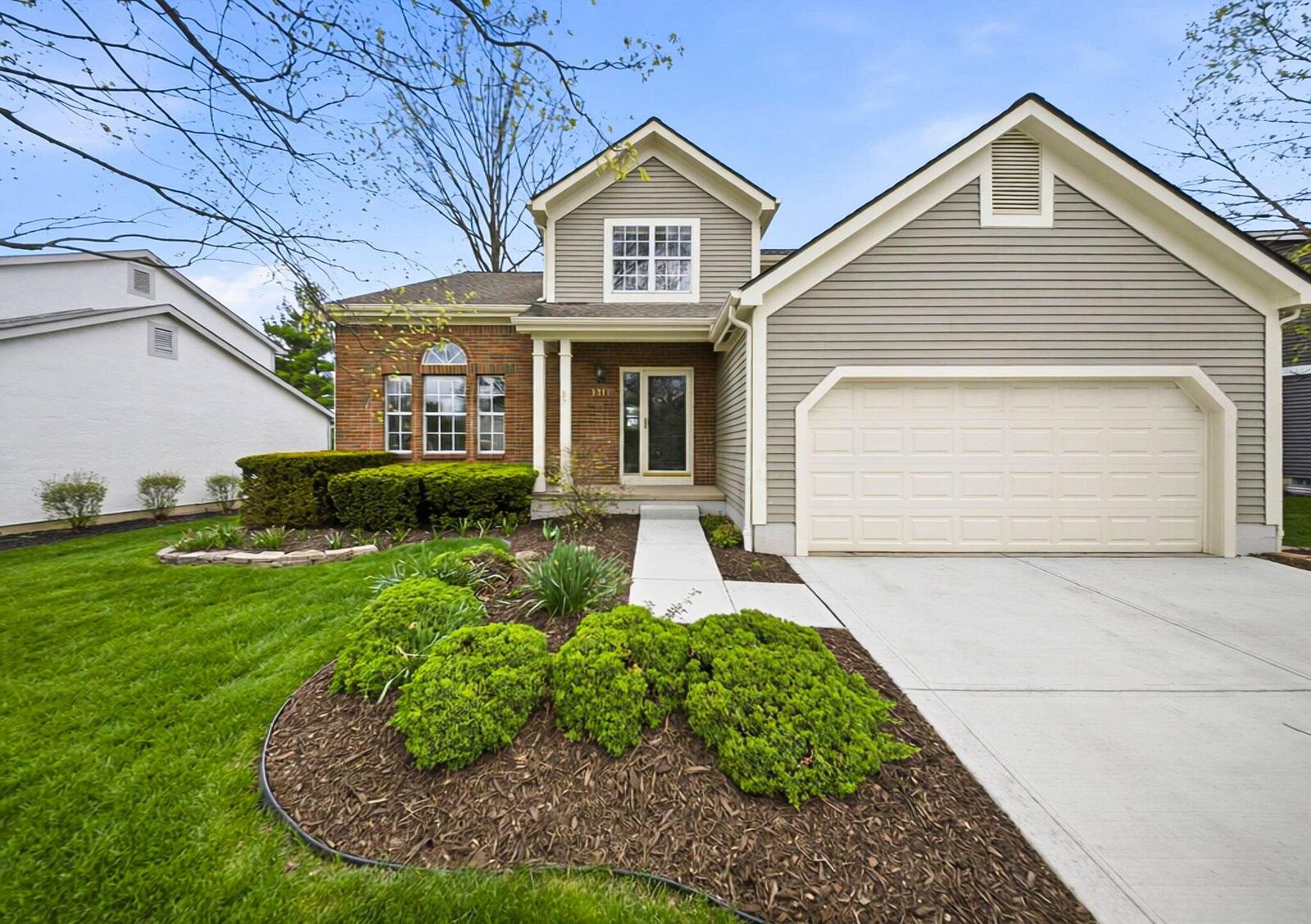 Property Photo: 1317 Greencroft Road OH 43230