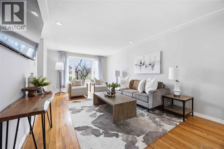 Photo de la propriété:  942 Exmouth Street  ON N7S 1V9 