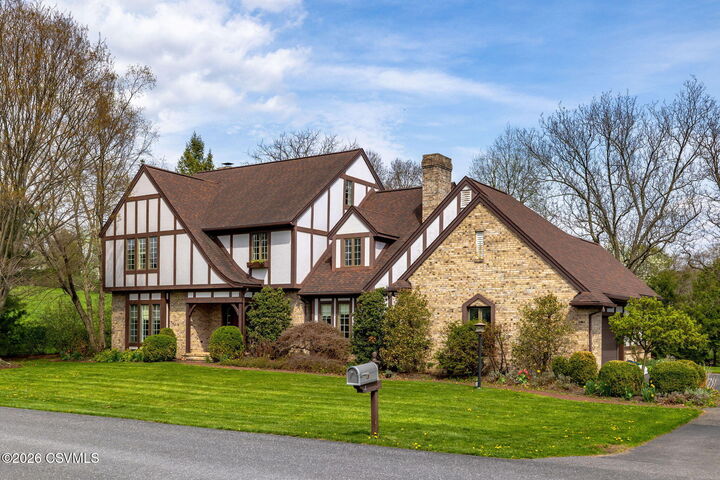 Property Photo:  4 N Meadow Court  PA 17837 