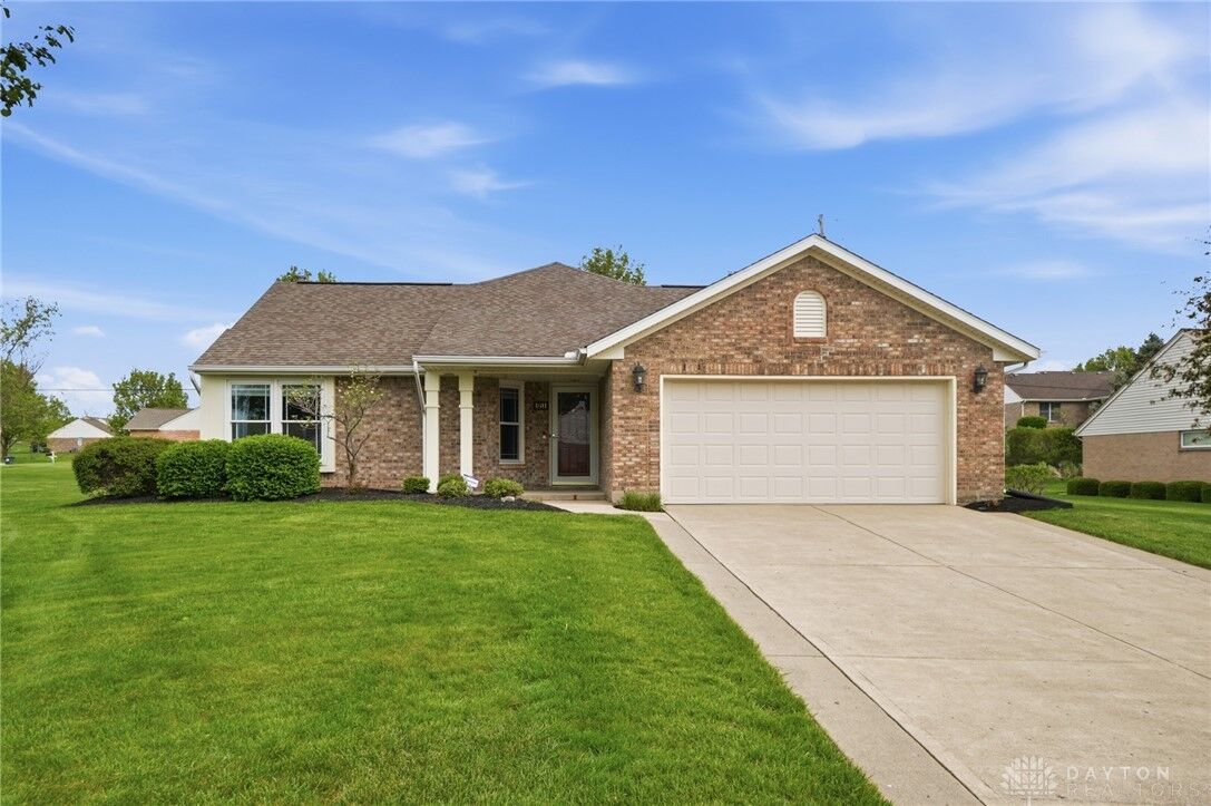 Property Photo:  1811 Hambletonian Court  OH 45342 