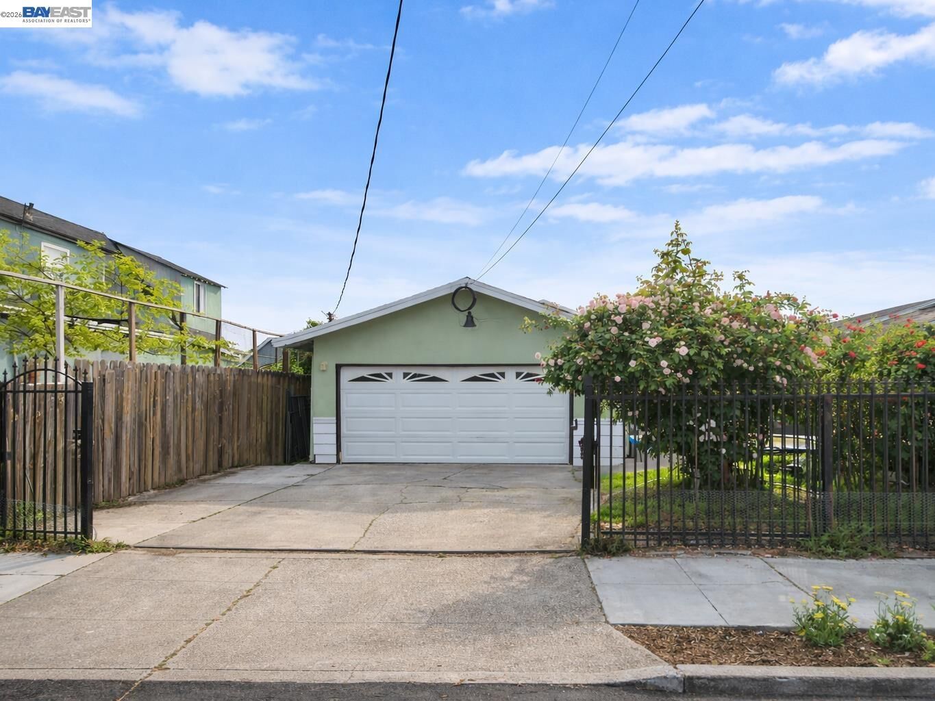 Property Photo: 634 8th St CA 94801