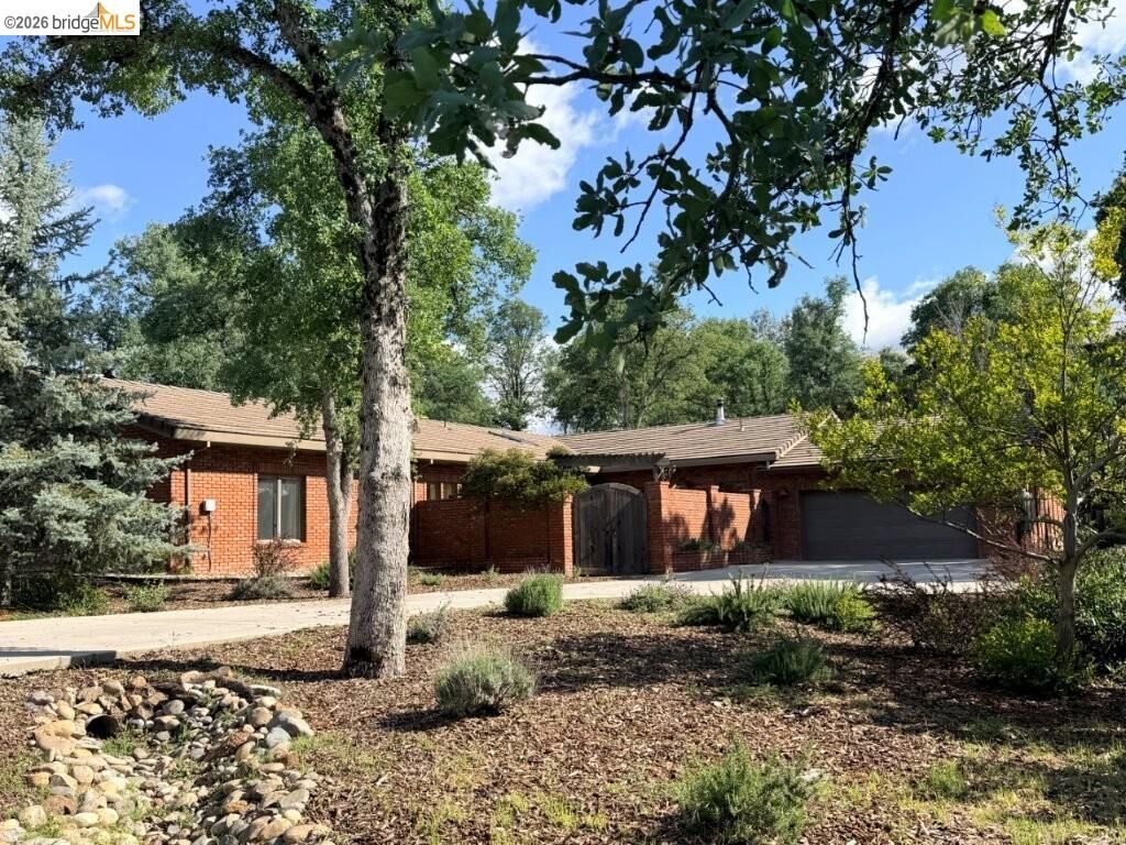 Property Photo: 21211 Jimmersall Lane CA 95321