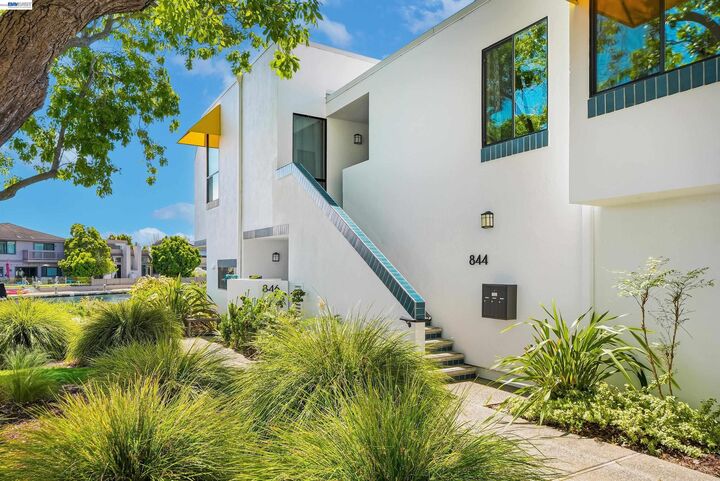 Property Photo:  844 Balboa Ln  CA 94404 
