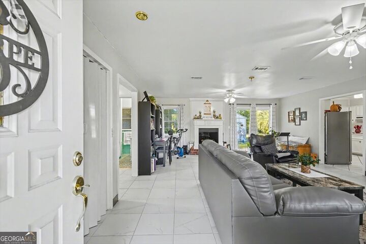 Property Photo:  803 E Barnard Street  GA 30427 