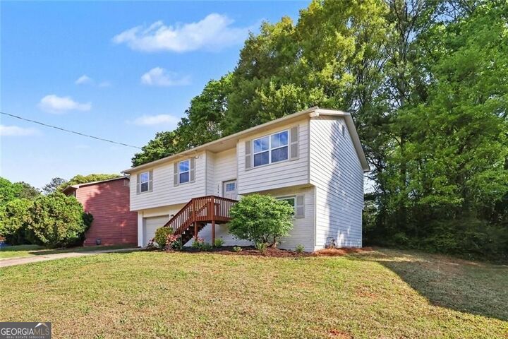 Property Photo:  2546 Candler Woods Drive  GA 30032 