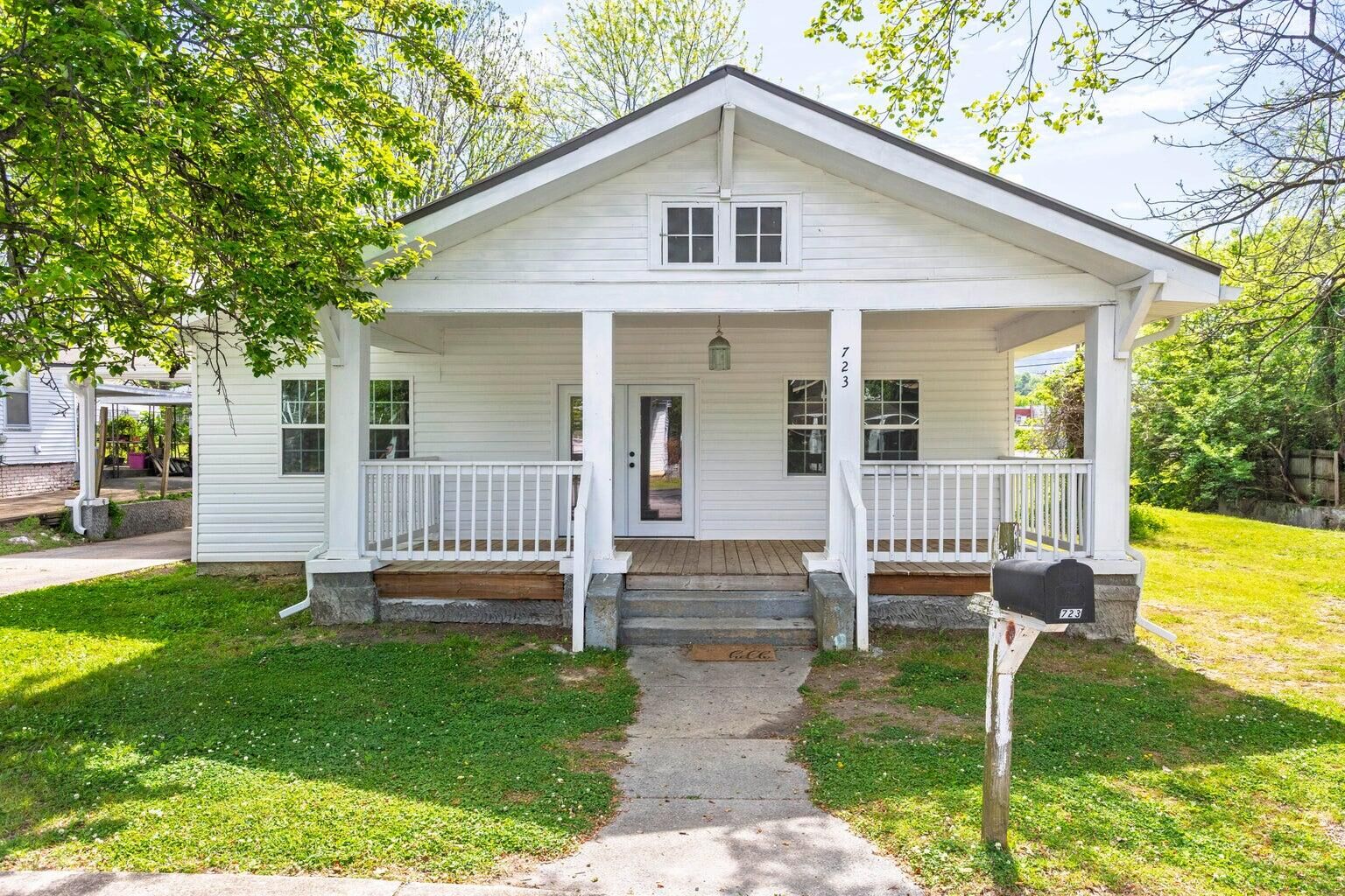 Property Photo:  723 Washington Avenue  TN 37331 
