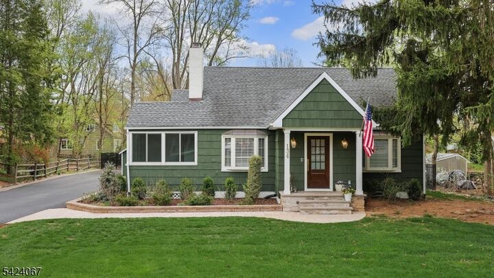 Property Photo:  134 W Oak St  NJ 07920 