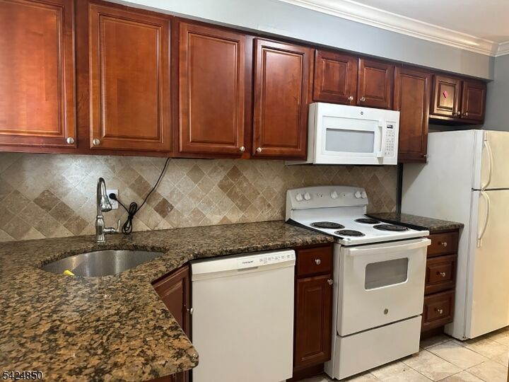 Property Photo:  95 Park St 3  NJ 07042 