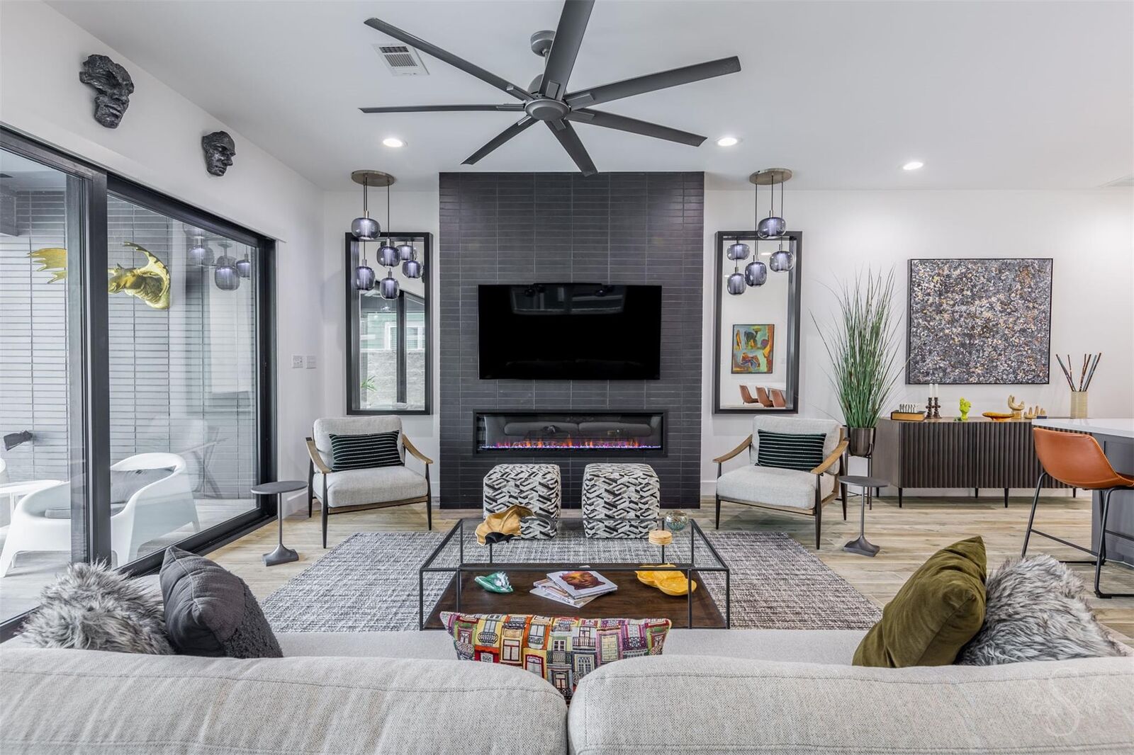 Property Photo:  930 Judiway Street A/B  TX 77018 