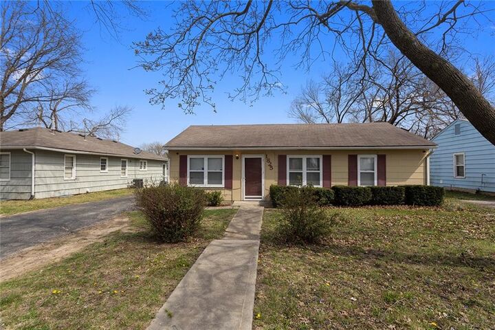 Property Photo:  1825 N 47th Street  KS 66102 