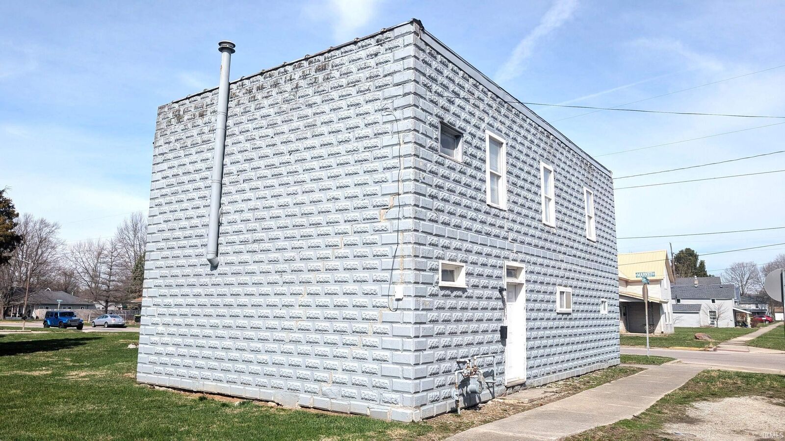 Property Photo:  1745 E Market Street  IN 46750-2549 