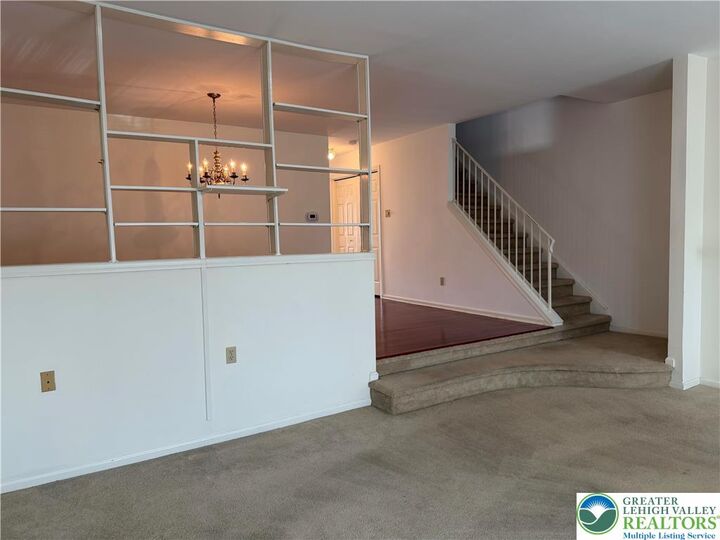 Property Photo:  1004 Briarwood Drive  PA 18020 