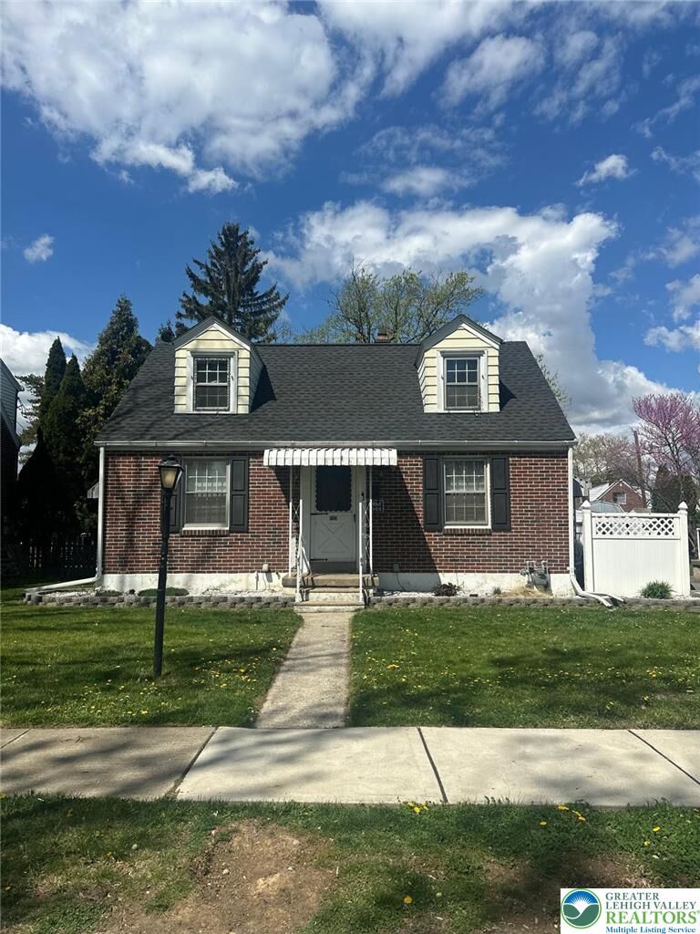 Property Photo:  1929 E Pennsylvania Street  PA 18109 