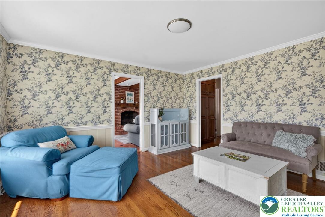 Property Photo:  2975 Macungie Road  PA 18049 