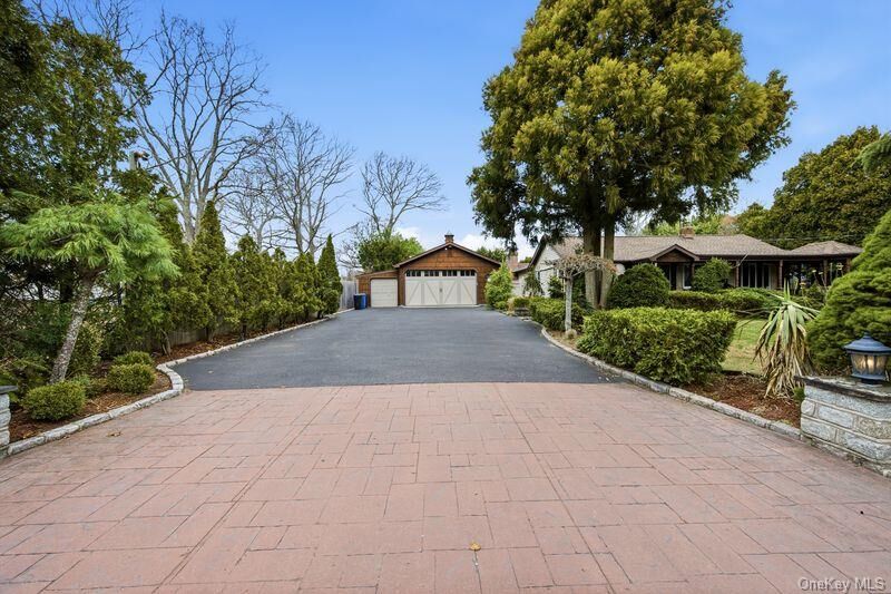 Property Photo:  13 Laurel Lane  NY 11967 