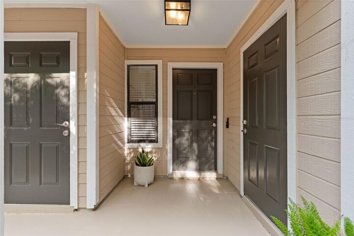 Property Photo:  3953 NW 7th Place  FL 32607 