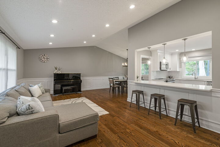 Property Photo:  1890 Shorewood Drive W  IL 60192 