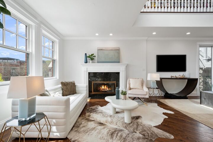 Property Photo:  840 W Buckingham Place 4  IL 60657 