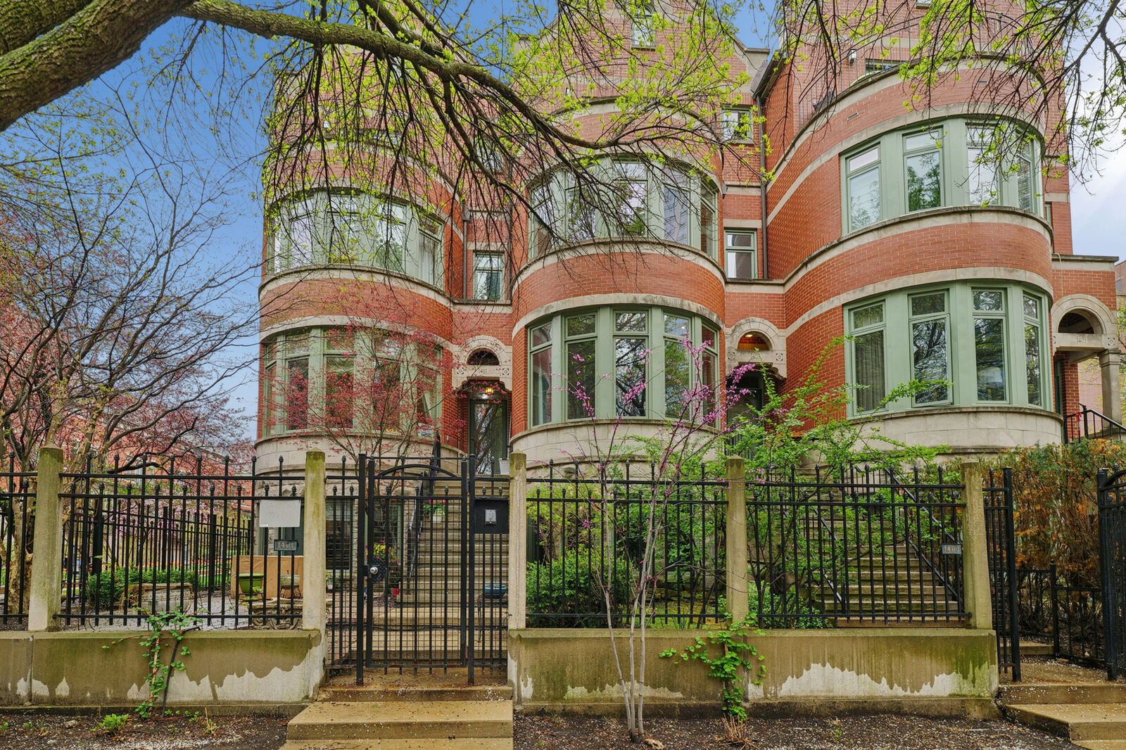 Property Photo:  1401 S Indiana Avenue  IL 60605 