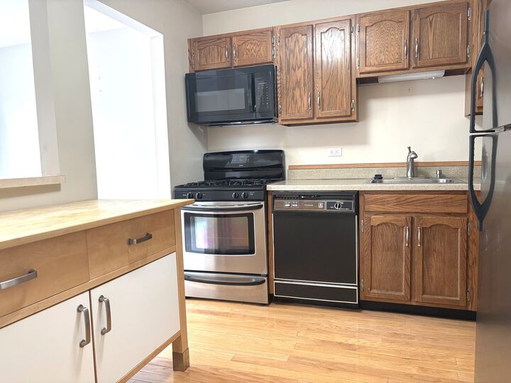 Property Photo:  