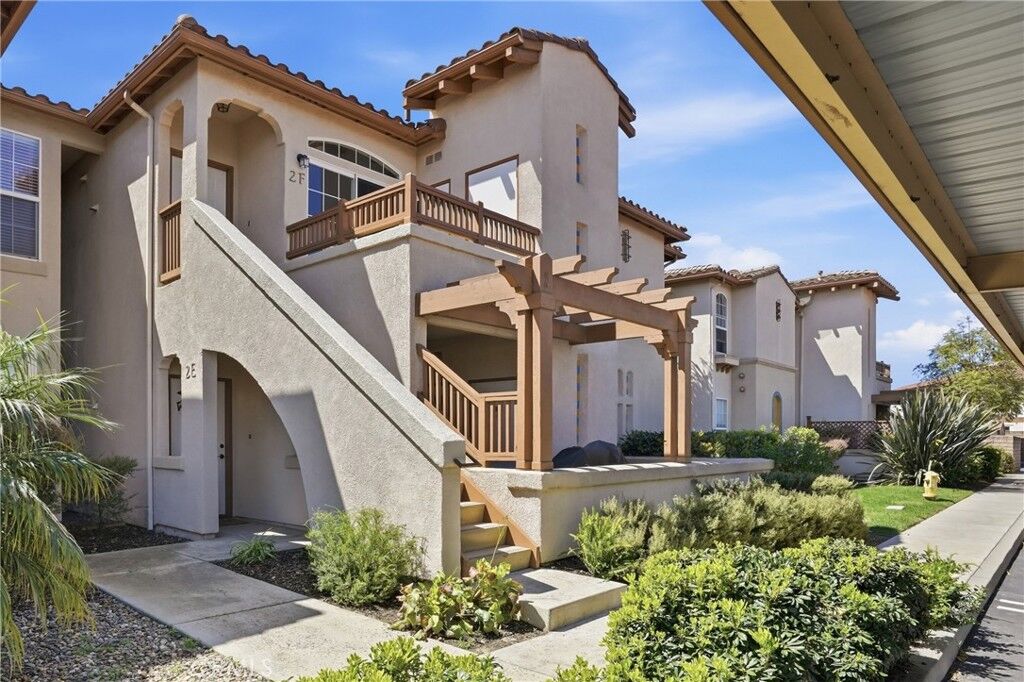 Property Photo:  610 Sunrise 2F  CA 93455 