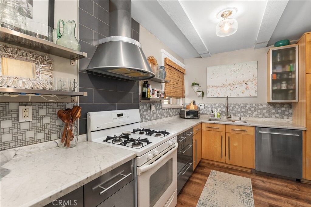 Property Photo:  4807 Beck 2  CA 91601 