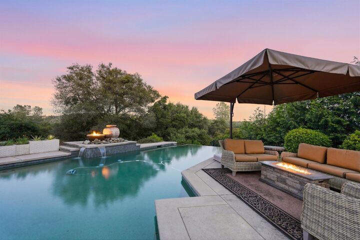 Property Photo:  854 Villa Del Sol  CA 95762 