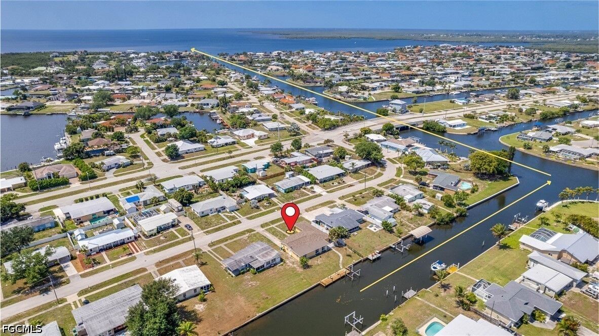 Property Photo:  859 Conreid Drive NE  FL 33952 