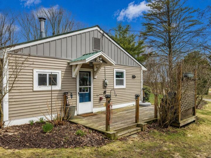 Property Photo:  168 Place Road West  VT 05461 