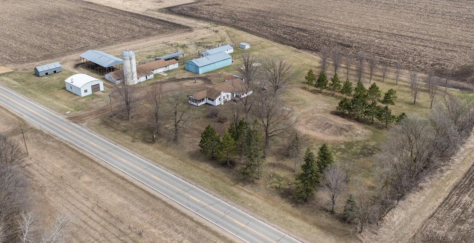 Property Photo:  44554 County 11  MN 56437 