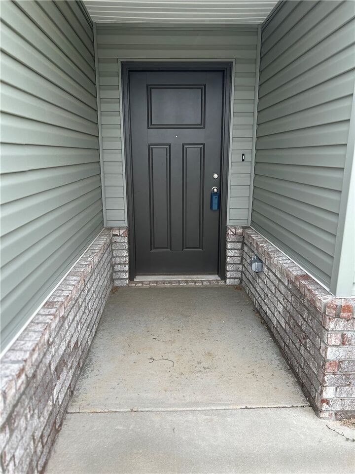 Property Photo:  2533 E Foxbury Street  AR 72761 