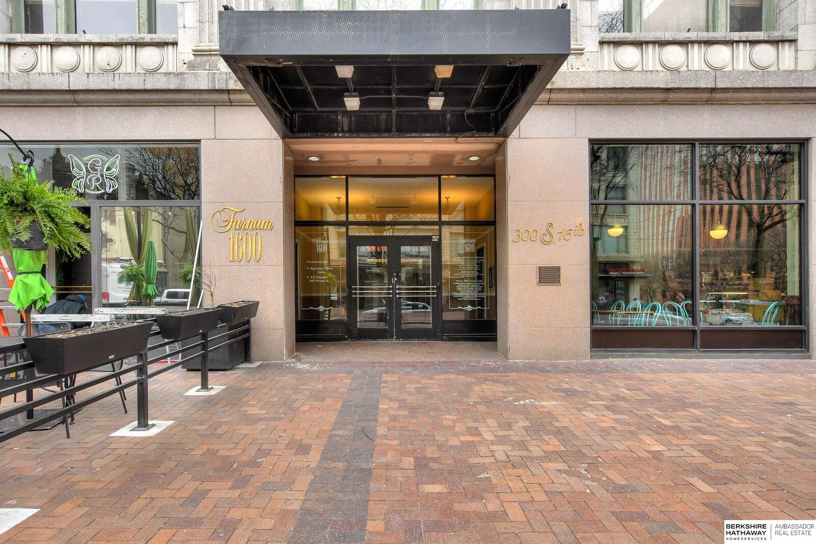 Property Photo: 300 S 16th Street 705 NE 68102