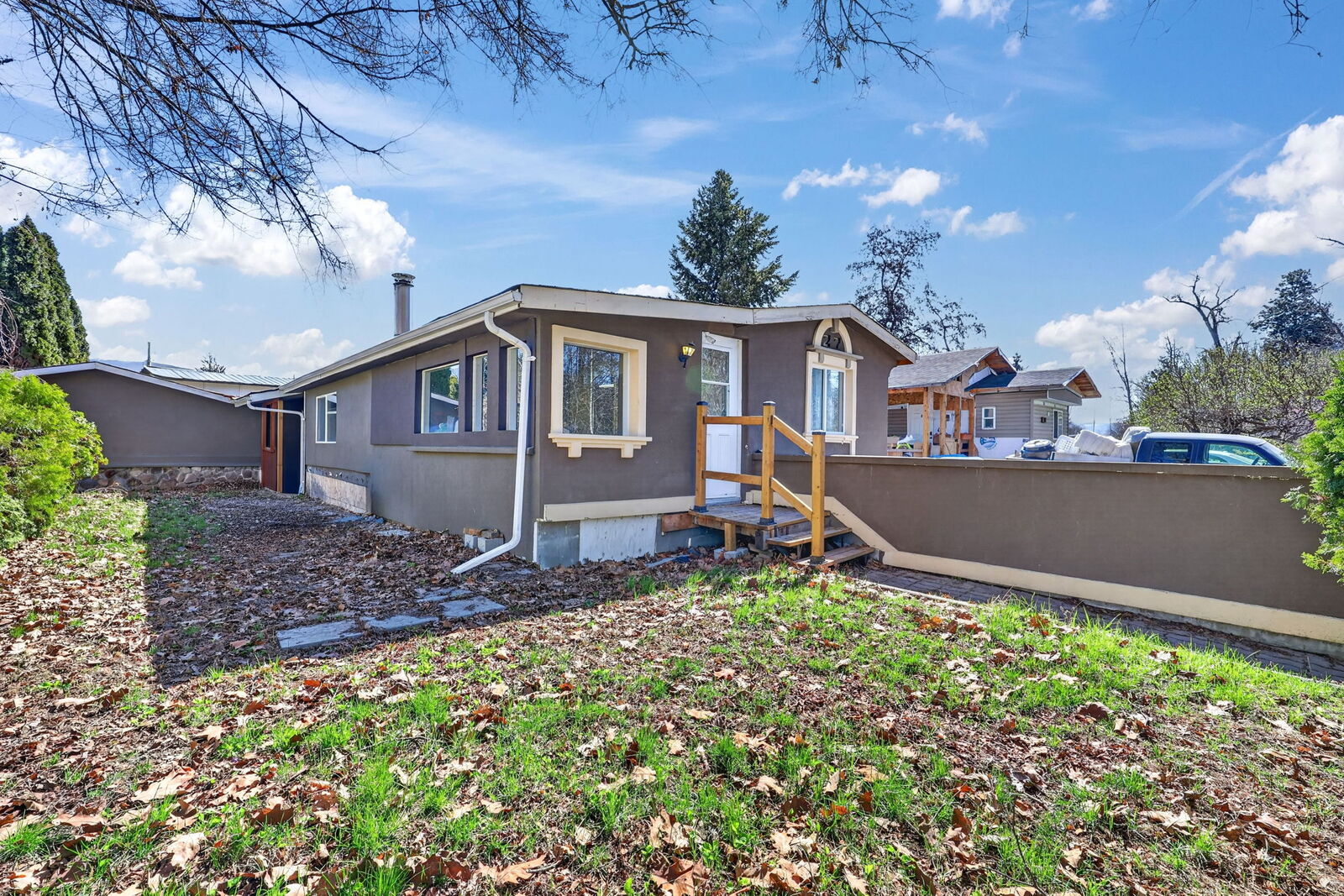 Property Photo:  715 Beaver Lake Road 27  BC V4V 1E6 