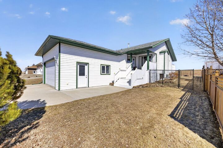 Property Photo: 505 1 Street NW AB T0M 1J0