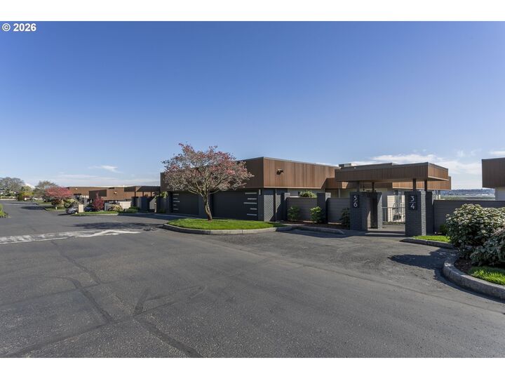 Property Photo:  6903 SE Riverside Dr 6  WA 98664 