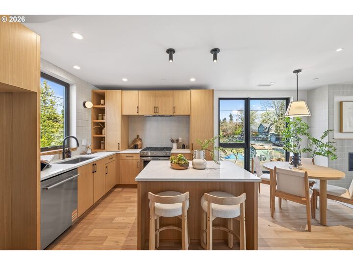 Property Photo:  4635 N Campbell Ave  OR 97217 