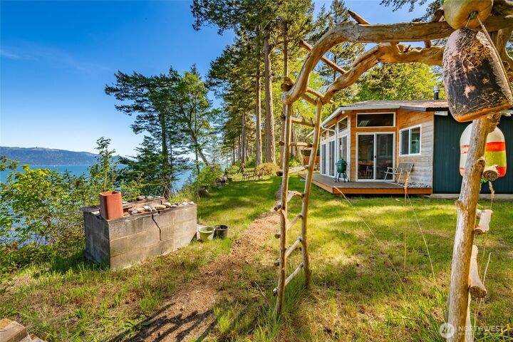 Property Photo:  60  Eliza Island  WA 98226 