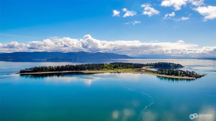 Property Photo: 60 Eliza Island WA 98226