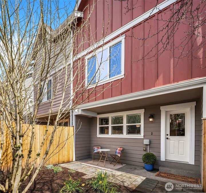 Property Photo:  3615  Albion Place N B  WA 98103 