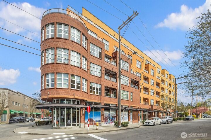 Property Photo:  410 NE 70th Street 201  WA 98115 