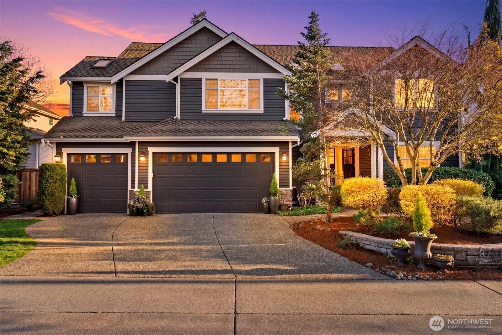 Property Photo: 8907 NE 152nd Place WA 98011