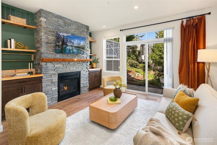 Property Photo:  5390  237th Terrace SE 30-2  WA 98029 