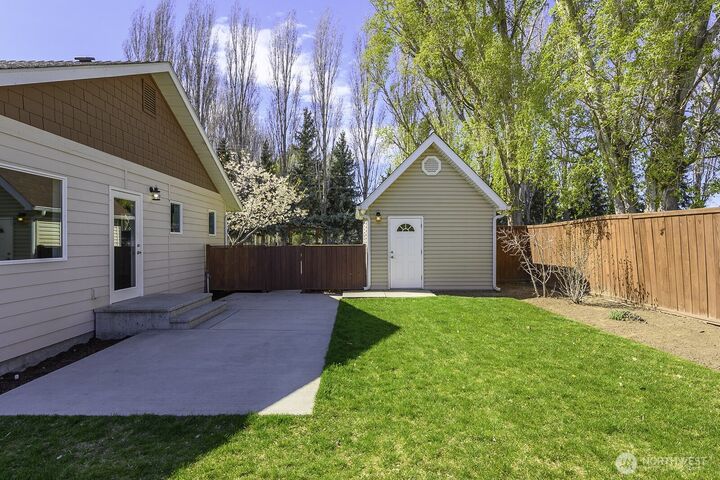 Property Photo:  2143 NE Valley Road  WA 98837 