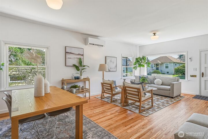 Property Photo:  4228 S Findlay Street  WA 98118 