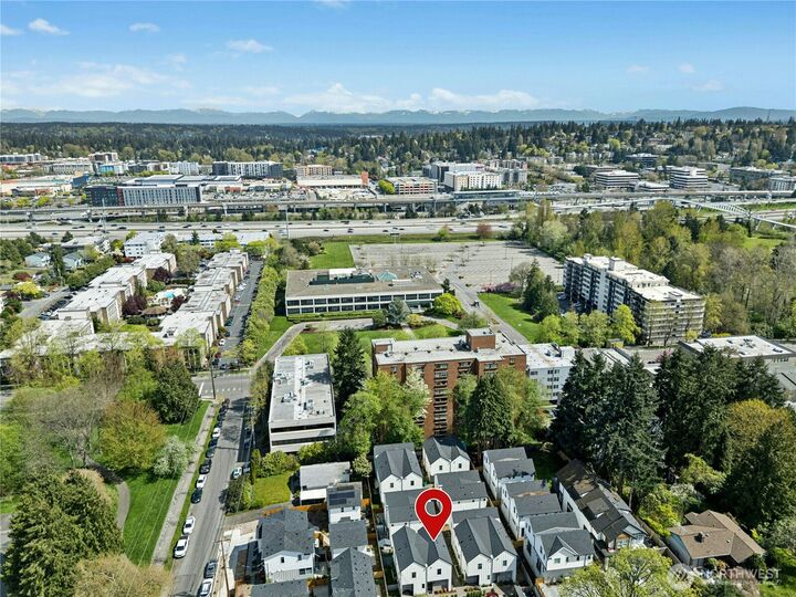 Property Photo:  10354  Wallingford Avenue N B  WA 98133 