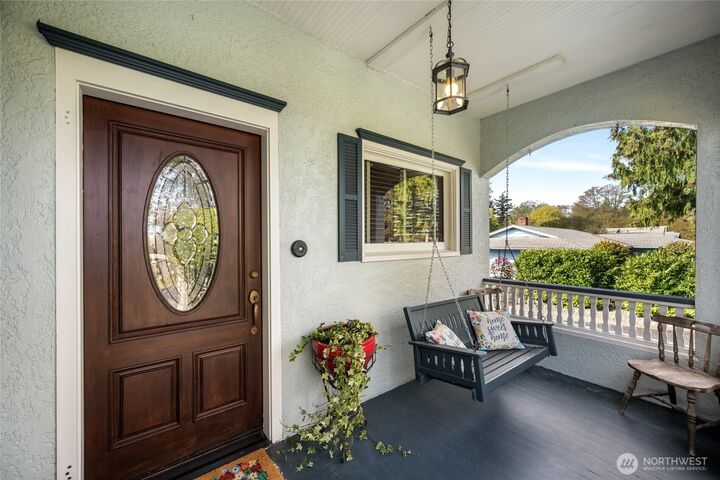 Property Photo:  1507  15th Street  WA 98221 