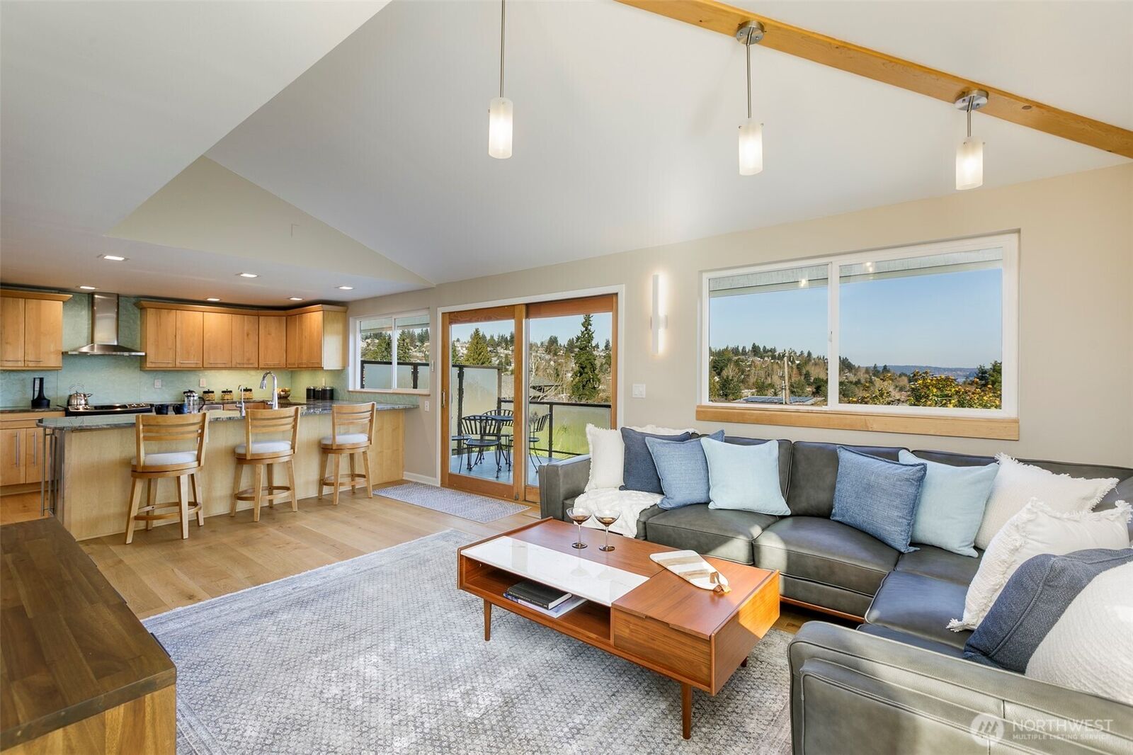 Property Photo: 6001 60th Avenue NE WA 98115